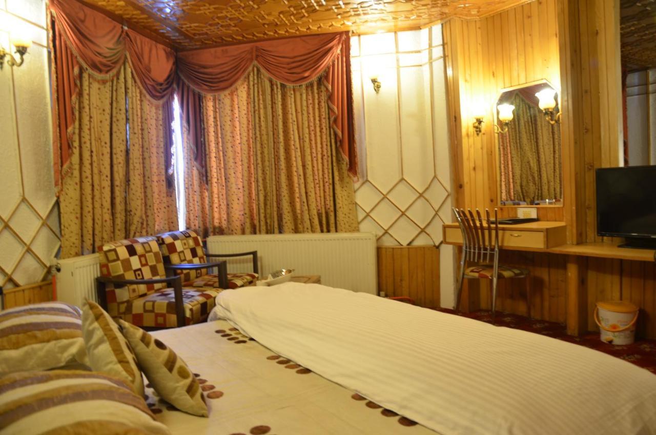 Hotel Hilltop Gulmarg Exterior foto
