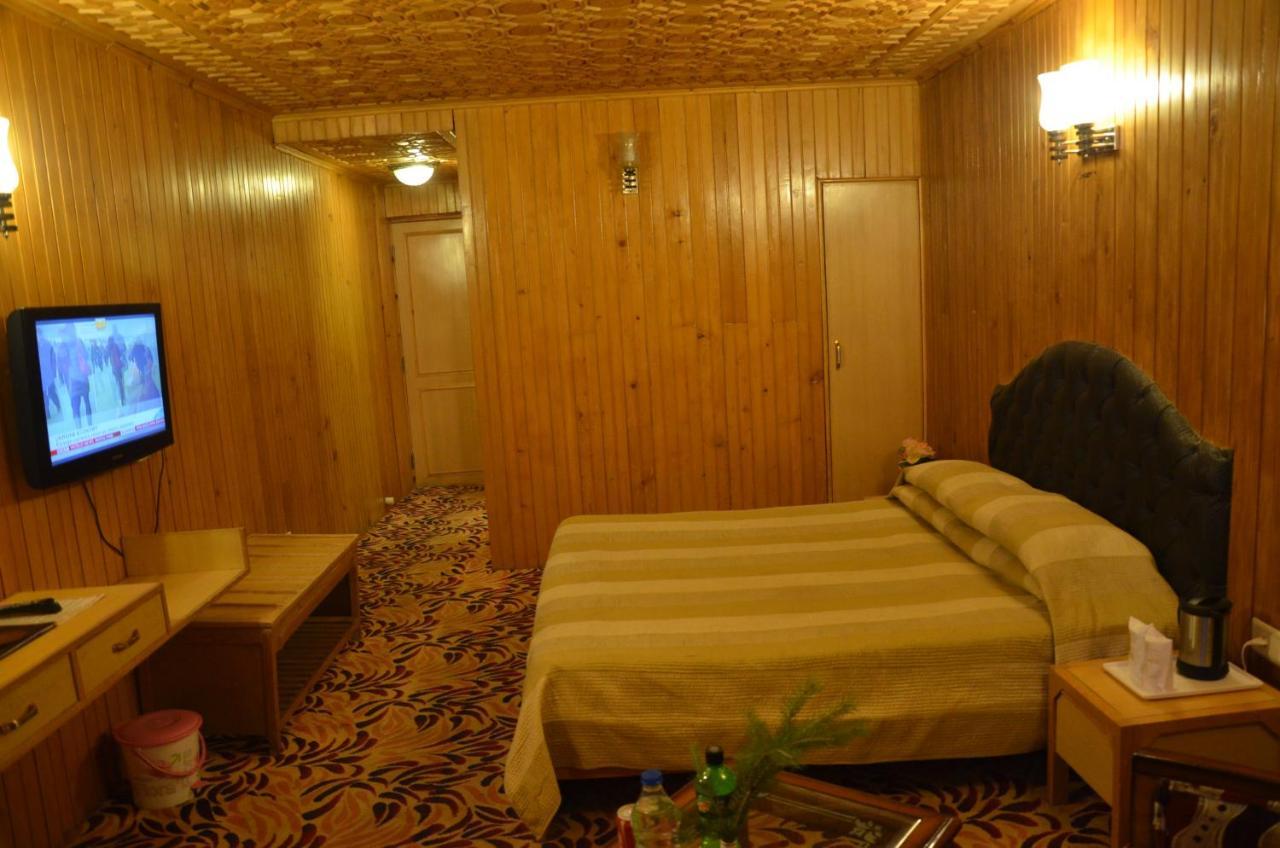 Hotel Hilltop Gulmarg Exterior foto